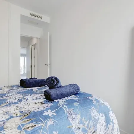 Three-bedroom In * Εστεπόνα