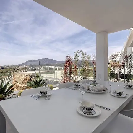 Three-bedroom In Διαμέρισμα *