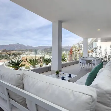 Three-bedroom In Διαμέρισμα Εστεπόνα